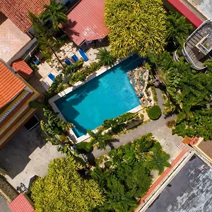https://residence-tropical-garden.comcaribbean.com